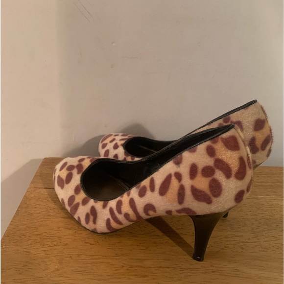 Fergalicious by Ferga Size 8M Utopia Leopard high heel pre-owned 3 inch… - Picture 5 of 12